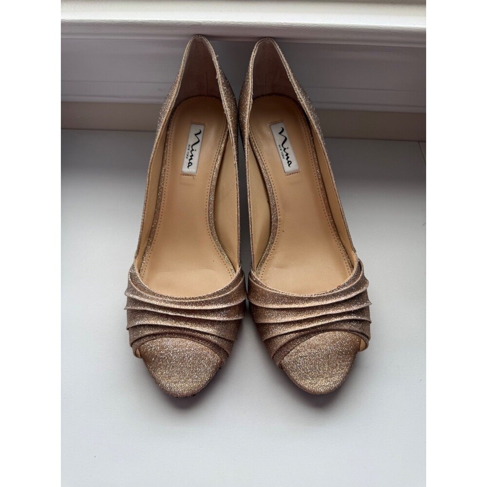 Nina Carolyn Taupe/Gold Glitter Pump - 10M